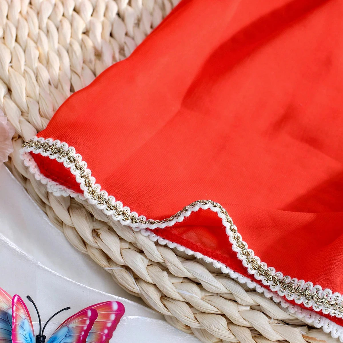 Newborn Photography 4-Piece Set with Top, Skirt, Headscarf, and Head Pendant